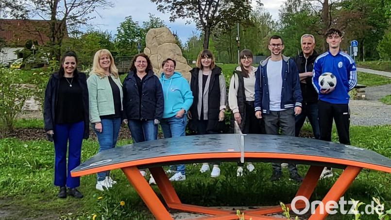 Eine Teqball-Platte bereichert nun den Stadtpark Waldershof Bild: Stadt Waldershof/exb