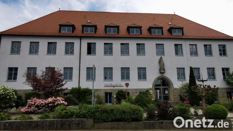 Die Anmeldungen für eine lange Gruppe der offenen Ganztagsschule in Eslarn im Schuljahr 2024/2025 reichen nicht aus. Eine Vereinbarung mit der Gesellschaft zur Förderung der beruflichen und sozialen Integration (gfi) soll das Problem lösen. Bild: Karl Ziegler