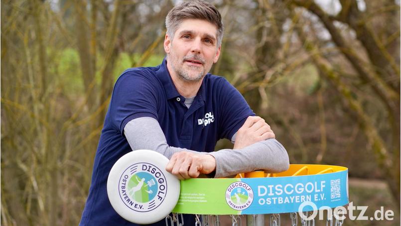 Stefan Minkwitz ist Vorsitzender des Vereins &quot;DiscGolf Ostbayern&quot; und mehrfacher Deutscher Disc-Golf-Europa-Meister. Bild: Michael Kobella