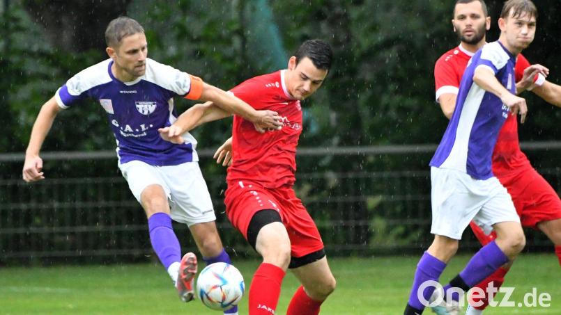 Michael Bäumler (Zweiter von links) und der TSV Tännesberg stehen vor dem entscheidenden Wochenende in der Kreisliga West. Bild: ham