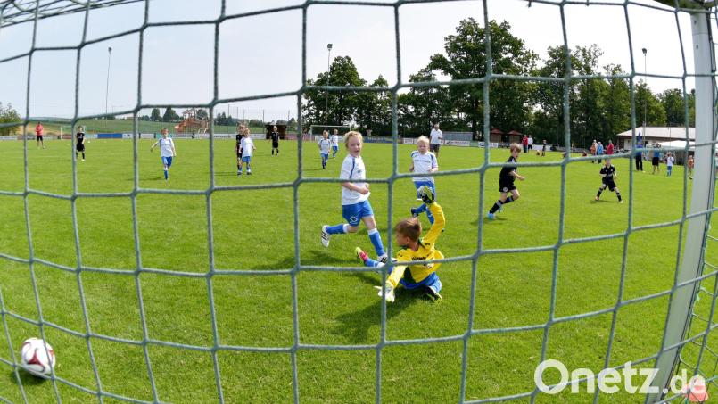 Beim FC Rieden gibt es an Pfingstmontag ein Mini-Fußballturnier. Archivbild: Hubert Ziegler