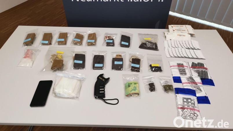 Eine 42-Jährige aus Neumarkt in der Oberpfalz hat in größerem Stil Drogenhandel betrieben. Bild: Polizeiinspektion Neumarkt in der Oberpfalz