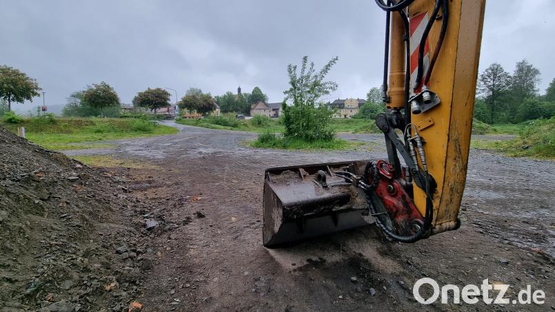 Die Stadt Kemnath stellte am Freitag den neuen Investor für das Projekt Seepromenade vor. Bild: kaz