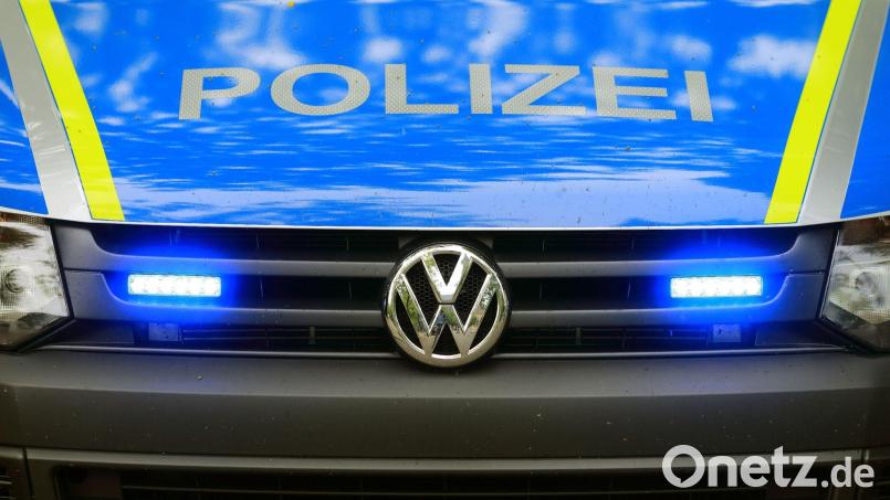 Die Polizei sucht gerade nach Zeugen, nachdem es in Sulzbach-Rosenberg zu einem Unfall gekommen ist. Bild: Jens Wolf/dpa-Zentralbild/dpa