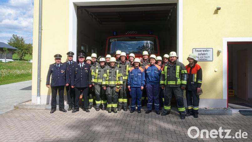 Die Kameraden der Feuerwehr Helmbrechts legten erfolgreich das Leistungsabzeichen ab. Bild: fpoz/exb