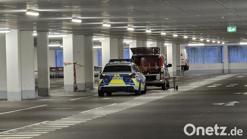 Die Polizei fand die 19-Jährige aus dem Landkreis Cham im Kofferraum eines Autos. Bild: Moller-Schuh/dpa