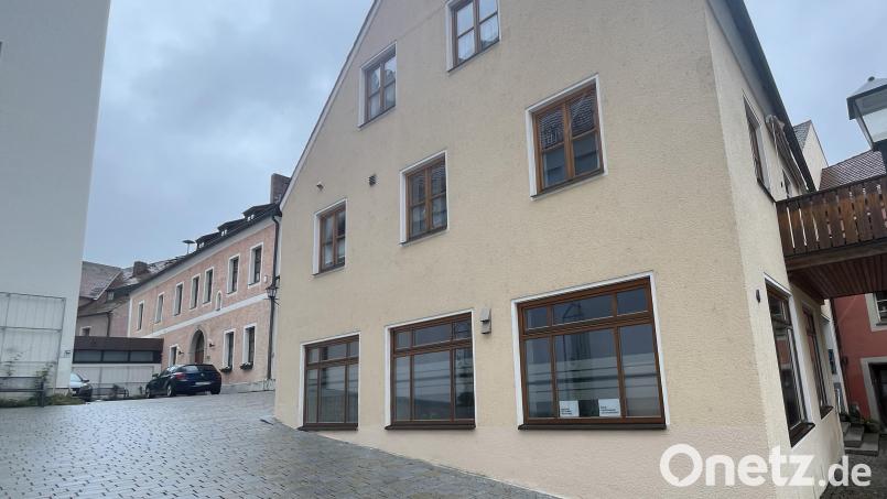 Agentur und Café statt Friseursalon im Anwesen Mardanow. Bild: sns