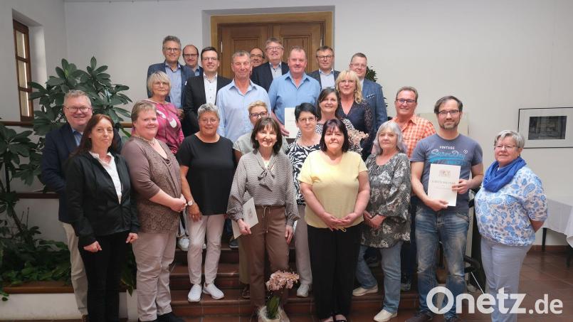 Den Mitarbeitern des Klinikums wurde für ihr jahrelanges und unermüdliches Engagement gedankt. Bild: Klinikum/Dietl/exb