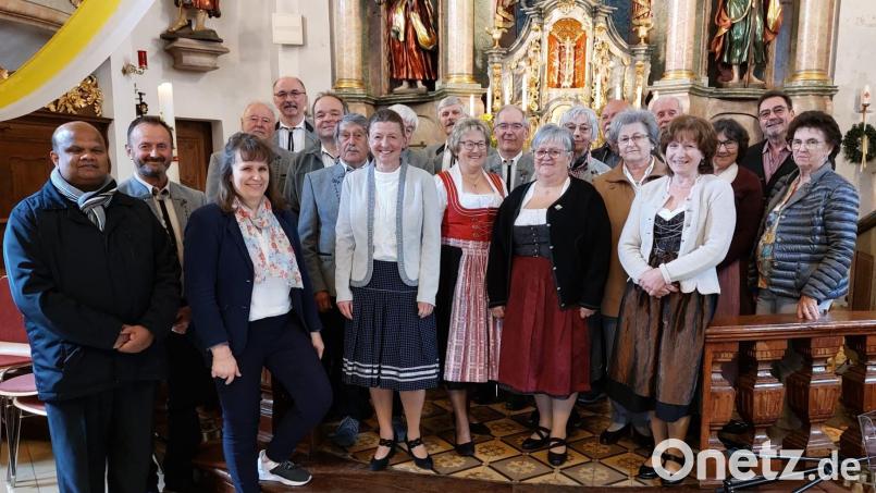 Über den guten Besuch der Maiandacht in Premenreuth freuten sich die Sänger und Musikanten. Bild: Böhm/exb