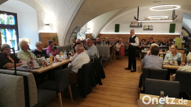 Gut besucht war die Muttertagsfeier der AWO Waldsassen. Bild: Helmut Plommer/exb