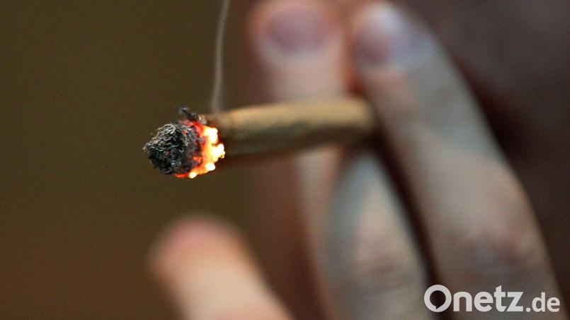 Cannabis und die Hirnchemie Jugendlicher - wie groß sind die Risiken? Bild: Oliver Berg/dpa