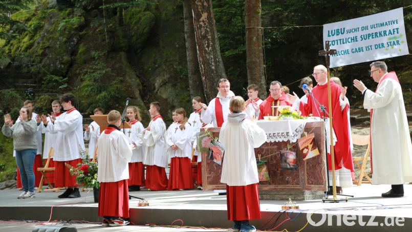 Der Katholische Jugendtag auf der Luisenburg ist alljährlich ein beliebter Treffpunkt alle Christen. Bild: abi