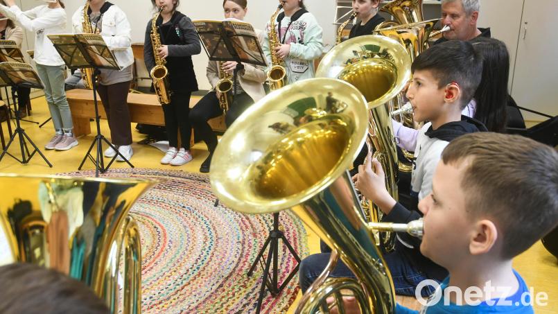 Querflöte, Saxofon, Tuba und Posaune: Wenn die Schülerinnen und Schüler der Gerhardinger-Schule gemeinsam musizieren, ist mächtig was los. Bild: Gabi Schönberger