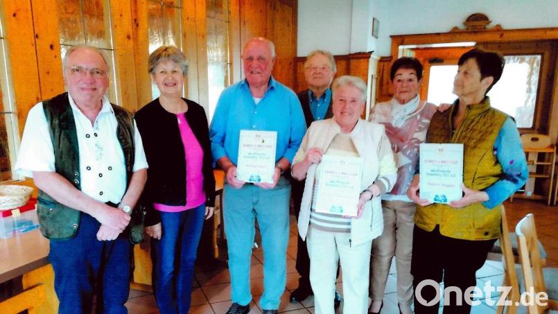 Es ist die letzte Jubilarehrung bei den Waldfreunden Rosenberg: (von links) Schriftführer Eberhard Glöggler, Dritte Bürgermeisterin Hildegard Geismann, Helmut Lössl, Altbürgermeister Gerd Geismann, Renate Conchedda, Zweite Vorsitzende Gisela Klein, Therese Stepper. Bild: Waldfreunde Rosenberg/exb