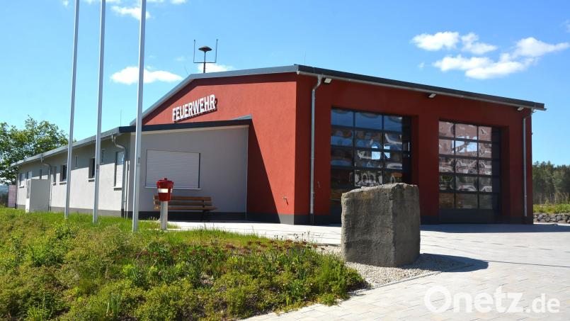 9000 ehrenamtliche Arbeitsstunden flossen in den Bau des neuen Gerätehauses der Feuerwehr Pleußen ein. Bild: jr