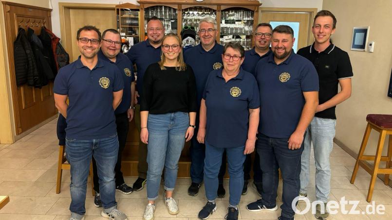 Der neue Vorstand von D´Racheringer Panduren (von links): Stefan Baldauf, Stefan Gilch, Sebastian Biehler, Ramona Nübler, Thomas Graml, Gabi Pongratz-Paul, Stefan Kammermeier, Daniel Müller und Stefan Nübler. Bild: Stefan Meier/exb