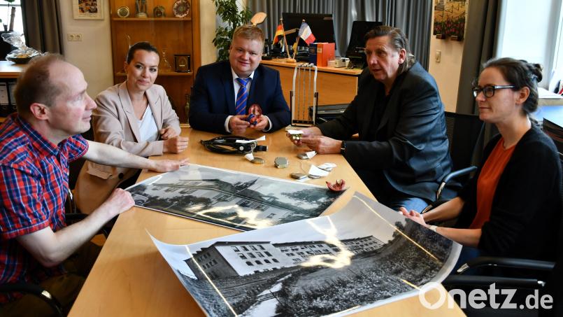 Christina Scharinger, Bernhard Krebs, Thomas Gesche, Kathrin Hofstetter und Dr. Thomas Barth bei der Vorstellung des Ausstellungsprojekts. Bild: Pelikan-Roßmann/exb