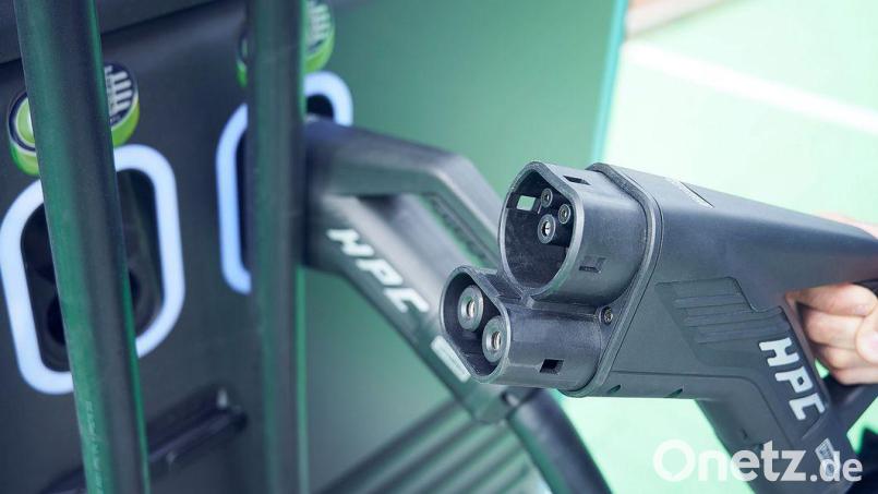 Schnellladen im EnBW Hyper-Netz ist jetzt auch in Schwandorf möglich. Bild: EnBW, Endre Dulic/exb