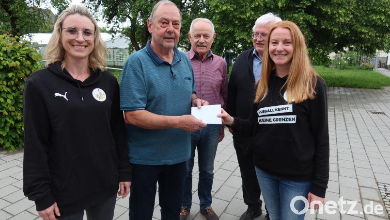 Die KAB St. Johannes spendet den Reinerlös aus ihrem Fastenessen an behinderte Fußballer. Bild: Helmut Kunz