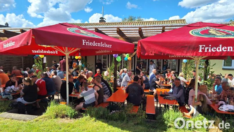 Viele Besucher kamen zum Pfarrfest der Pfarrei Friedenfels. Bild: Pfarramt Friedenfels/exb