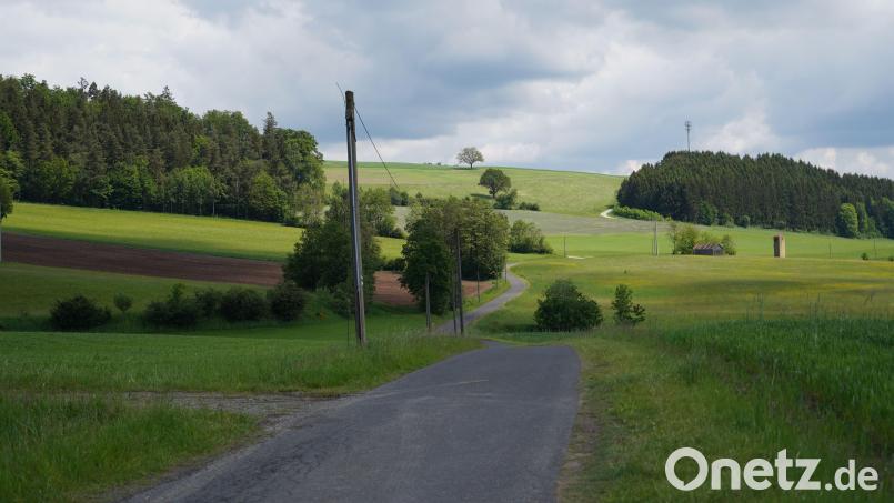 Der landwirtschaftliche Weg zwischen Bingarten und der Einmündung zur B22 wird ausgebaut. Die Arbeiten sollen Anfang Juni beginnen. Bild: kaz