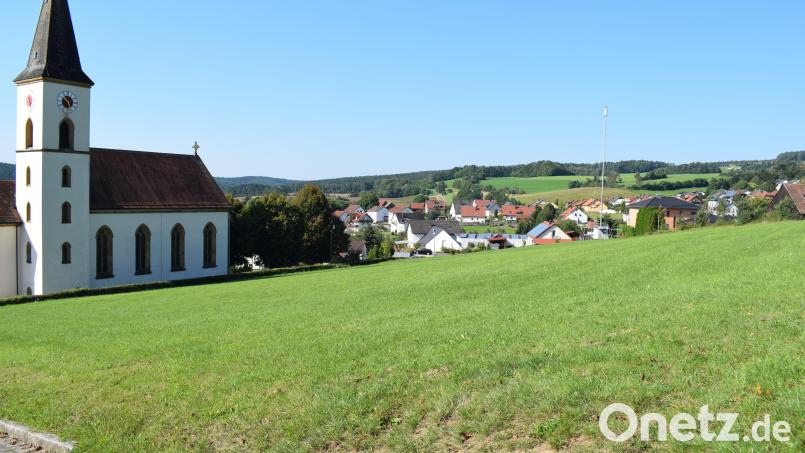 Das Baugebiet &quot;Sonnenhang&quot;, nördlich der Pfarrkirche St. Josef, bietet Platz für sieben Wohneinheiten. Derzeit läuft das Genehmigungsverfahren. Bild: bnr
