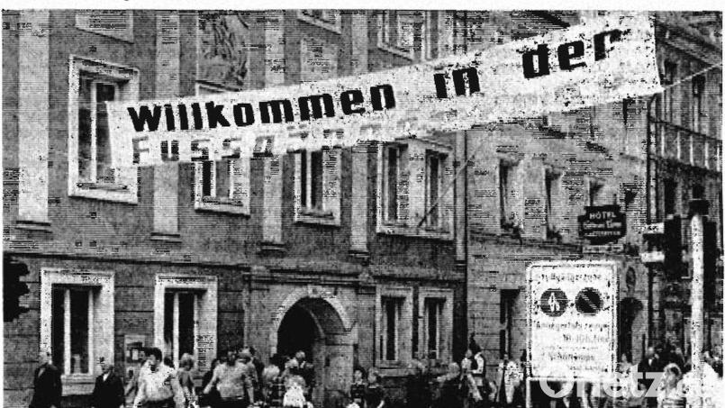 &quot;Willkommen in der Fußgängerzone&quot; hieß es vor 50 Jahren, am 18. März 1974 in Amberg. Tausende folgten der Einladung. Archivbild: Richard Heider