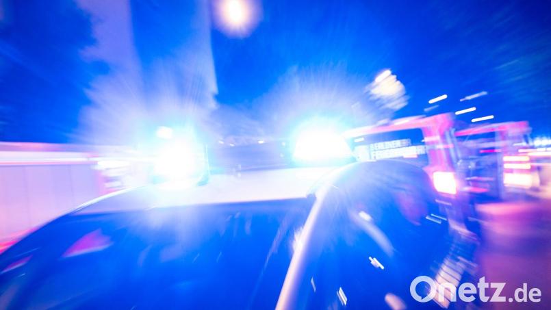 Die Polizei ist am Samstag wegen eines betrunkenen Mannes zweimal im Einsatz. Symbolbild: Christophe Gateau/dpa