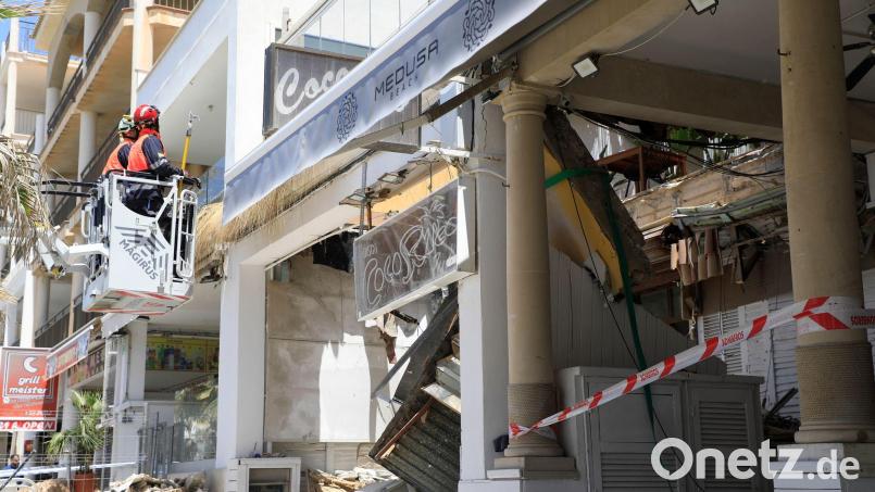 Am Donnerstag ist auf Mallorca das Gebäude eines Restaurants eingestürzt. - Vier Menschen starben. Bild: Clara Margais/dpa