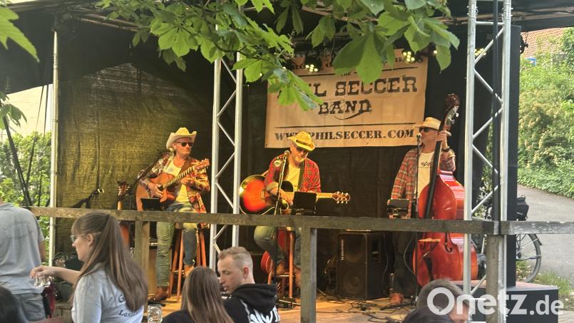 Die Phil-Seccer-Band überzeugte beim Landkutschen-Musiksommer. Bild: ge