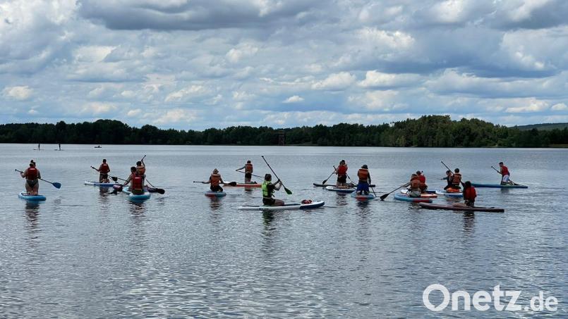Die Stand-Up-Paddle-Tour am Murner See. Bild: Helena Schubert/exb