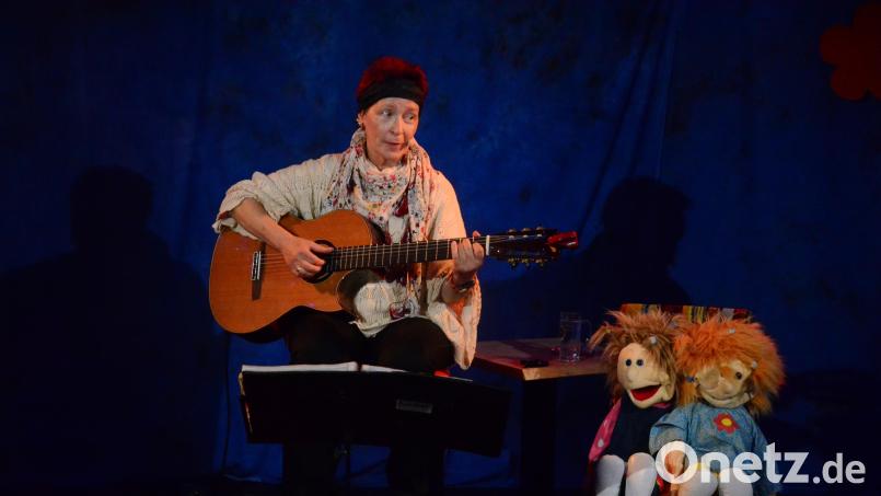 De Stianghausratschn und ihre Puppen. Bild: Kunz