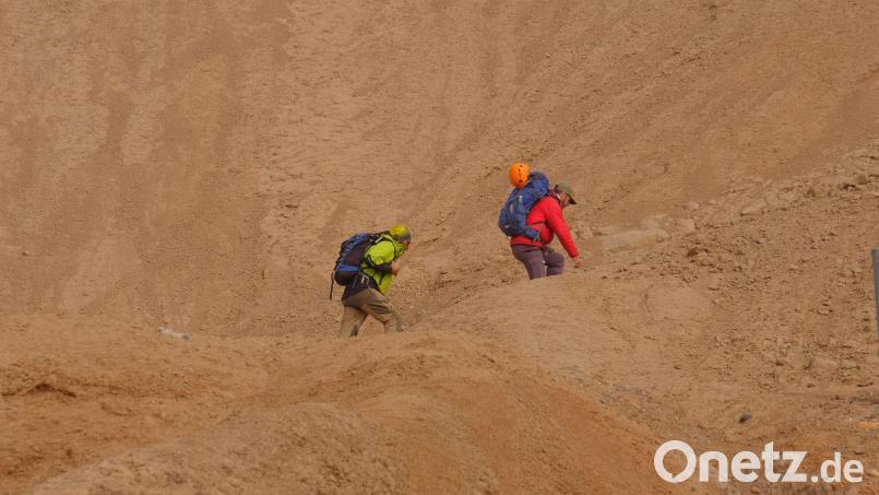 Rettungskräfte suchen nach der 19-Jährigen, die von einer Wanderung auf den Berg Cerro de las Tres Marías nicht zurückgekehrt war. Bild: ---/dpa