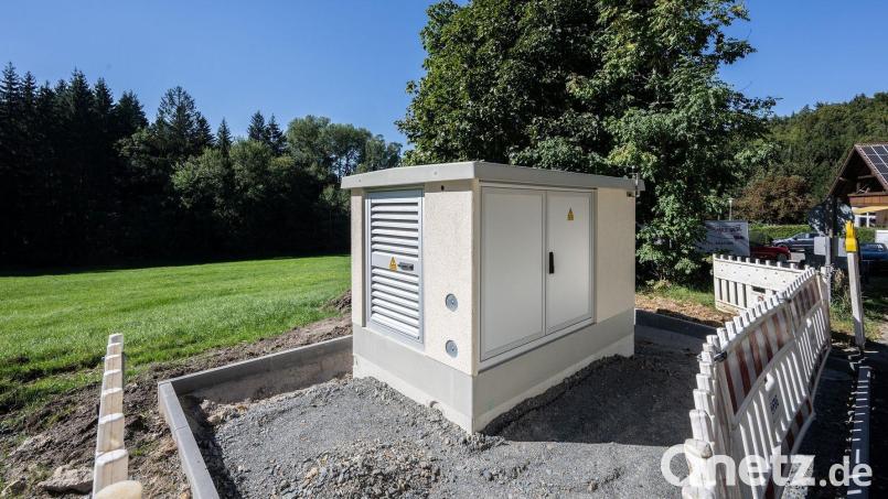 Regelbare Ortnetztrafos sollen auch die bessere Einspeisung erneuerbarer Energien ermöglichen. Bild: Wolfgang Geyer/Bayernwerk Netz/exb