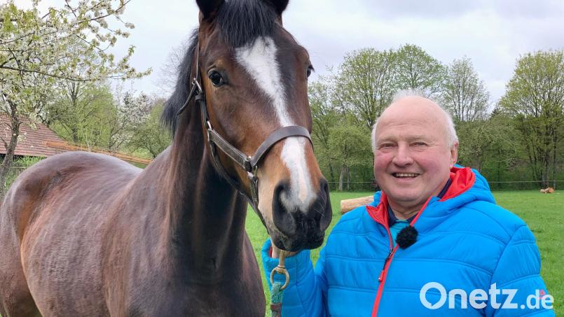 Reitlehrer Heiner (70) kommt aus der Oberpfalz und möchte sich in der RTL-Sendung &quot;Bauer sucht Frau&quot; verlieben. Bild: RTL