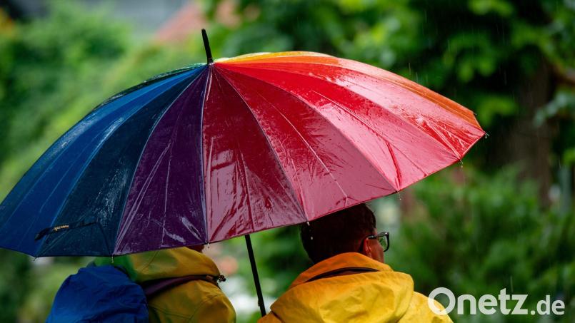 Ein mit Feuchtigkeit geschwängertes Tief wandert am Wochenende irgendwo zwischen Bayern und Baden-Württemberg nordwärts und bringt große Regenmengen. Bild: Stefan Sauer