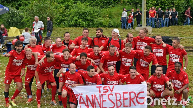 Der TSV Tännesberg steigt in die Bezirksliga auf. der ASV Haidenaab wurde am Donnerstag mit 5:0 besiegt. Bild: Gebert