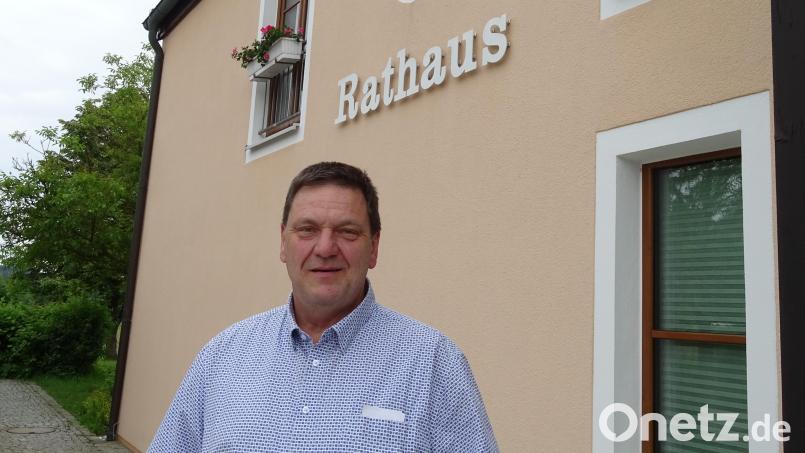Die Nachricht von seinem Entschluss kam völlig überraschend: Bürgermeister Christian Ziegler (57) hat den Fensterbacher Gemeinderat darüber informiert, dass er 2026 bei der Kommunalwahl nach dann elfjähriger Amtszeit nicht mehr als Kandidat zur Verfügung steht. Bild: Houschka