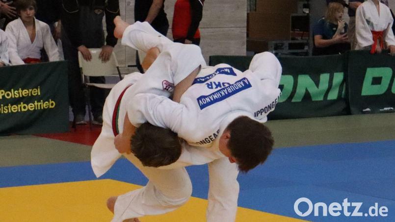 Judoka Amir Abdurakhmanov (rechts) vom ATSV Tirschenreuth wurde nordbayerischer Meister. Bild: Susanne Schubert