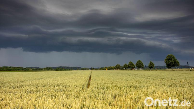 Gewitterwolken ziehen über die Region Augsburg. Bild: Bernd März/dpa