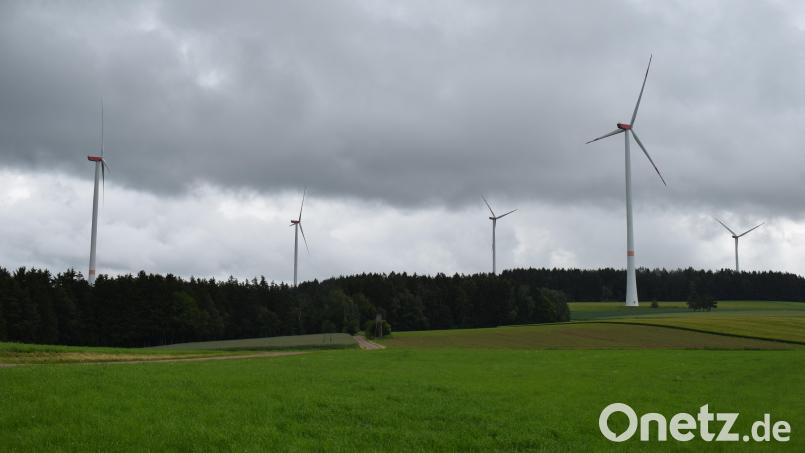 Der Windpark Pamsendorf ist bisher die einzige Windkraftanlage im Stadtgebiet von Pfreimd. Die ausgewiesene Vorrangfläche zwischen Weihern und Pfreimd rückt in das engere Interesse von Investoren. Bild: bnr