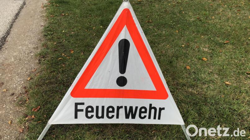 Die Feuerwehr löschte den Brand in einem Abfallcontainer in Grafenwöhr. Symbolbild: Heike Unger