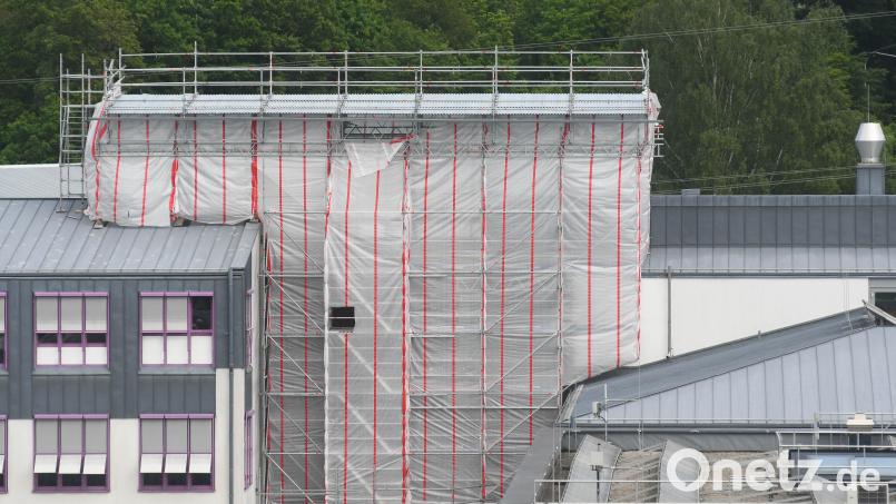 Das Dach zwischen zwei OTH-Fakultäten in Weiden ist undicht. Das sorgt für Zoff zwischen zwei Landtagsabgeordneten. Bild: Gabi Schönberger