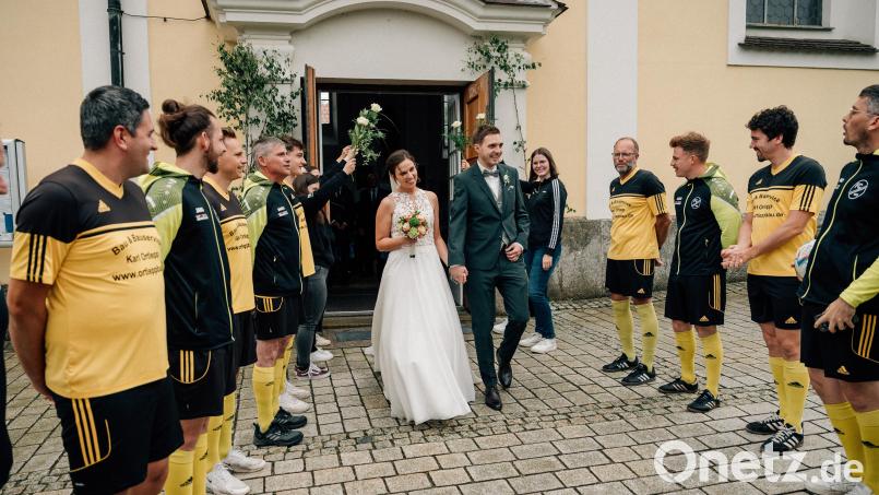 In der Pfarrkirche in Erbendorf gaben sich Anja und Andreas Müller das Jawort. Bild: Dominik Garban/exb