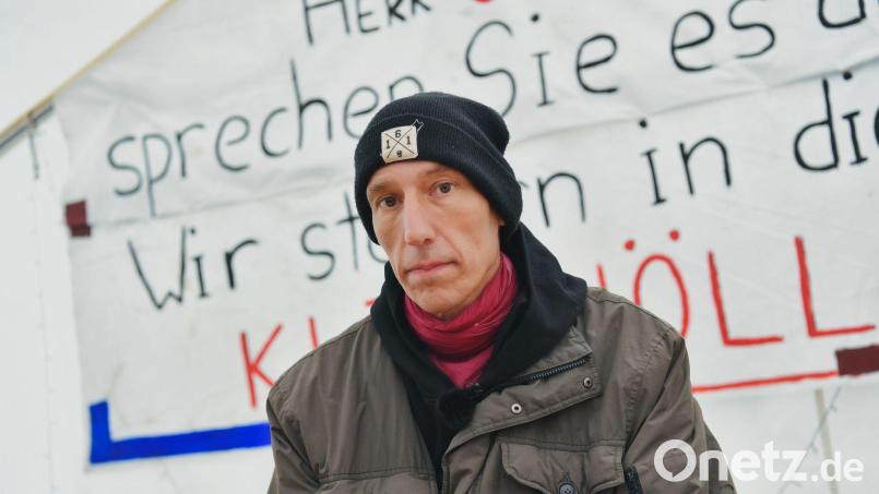 Diese Woche ist der 49-jährige Wolfgang Metzeler-Kick in eine Klinik gebracht worden. Grund sei ein Kreislaufkollaps nach 89 Tagen Hungerstreik gewesen, hieß es. Bild: Paul Zinken/dpa