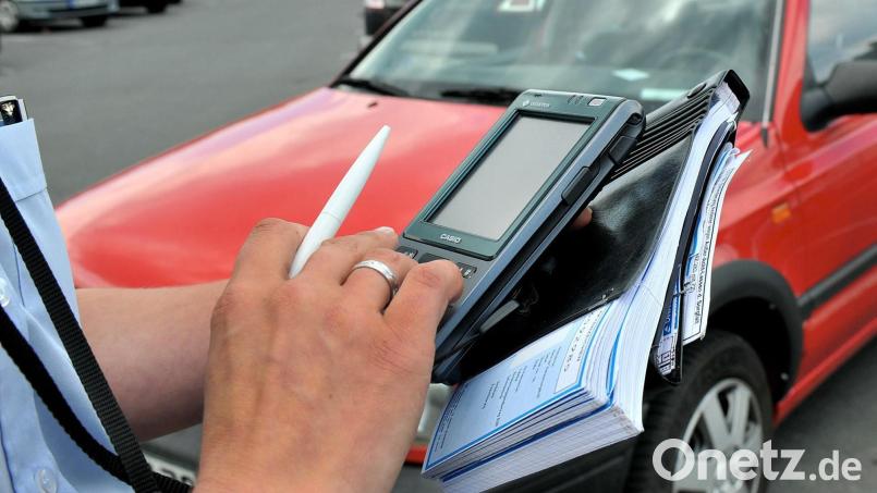 Die Polizei Marktredwitz ermittelt gegen einen 68-jährigen Mann. Er soll eine 49-jährige Mitarbeiterin der kommunalen Verkehrsüberwachung beleidigt und bedroht haben. Symbolbild: Karin Wilck