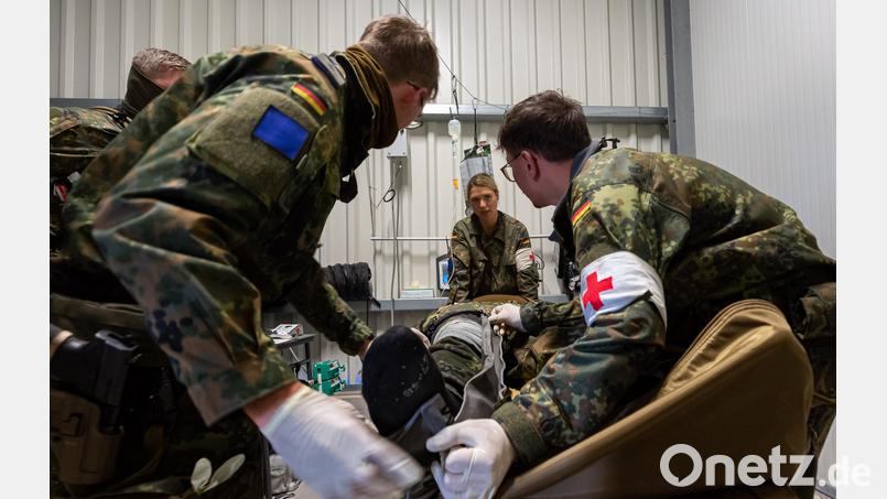 Die neuen Sanitätszentren sollen sollen im Teilaspekt Notfall- und Rettungsmedizin die Versorgung der Soldaten verbessern – gerade vor dem Hintergrund des Verteidigungsfalls. Bild: Bundeswehr/Julia Dahlmann/exb