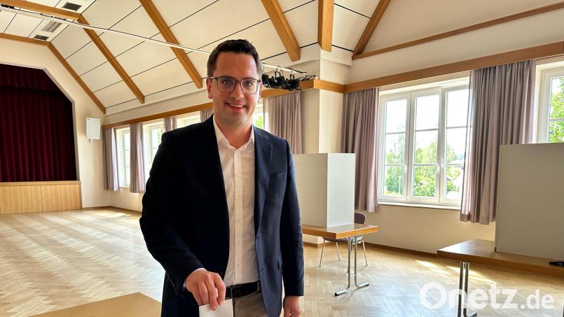 Christian Doleschal gab am Sonntagvormittag seine Stimme im Wahllokal in Brand ab. Bild: Büro Doleschal/exb