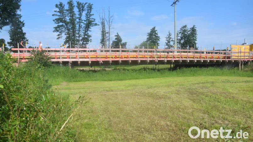 Die &quot;Brücke eins&quot; an der Pirkmühle ist asbestbelastet. Die Entsorgung kostet. Bild: fz