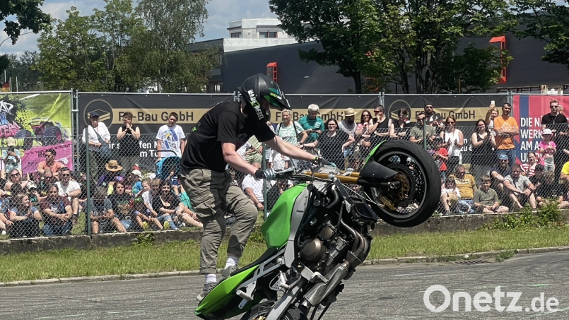 In sechs Disziplinen stellen die Motorradfahrer ihr Können zur Schau und boten den Zuschauern beeindruckende Darbietungen. Bild: Florian Reichert